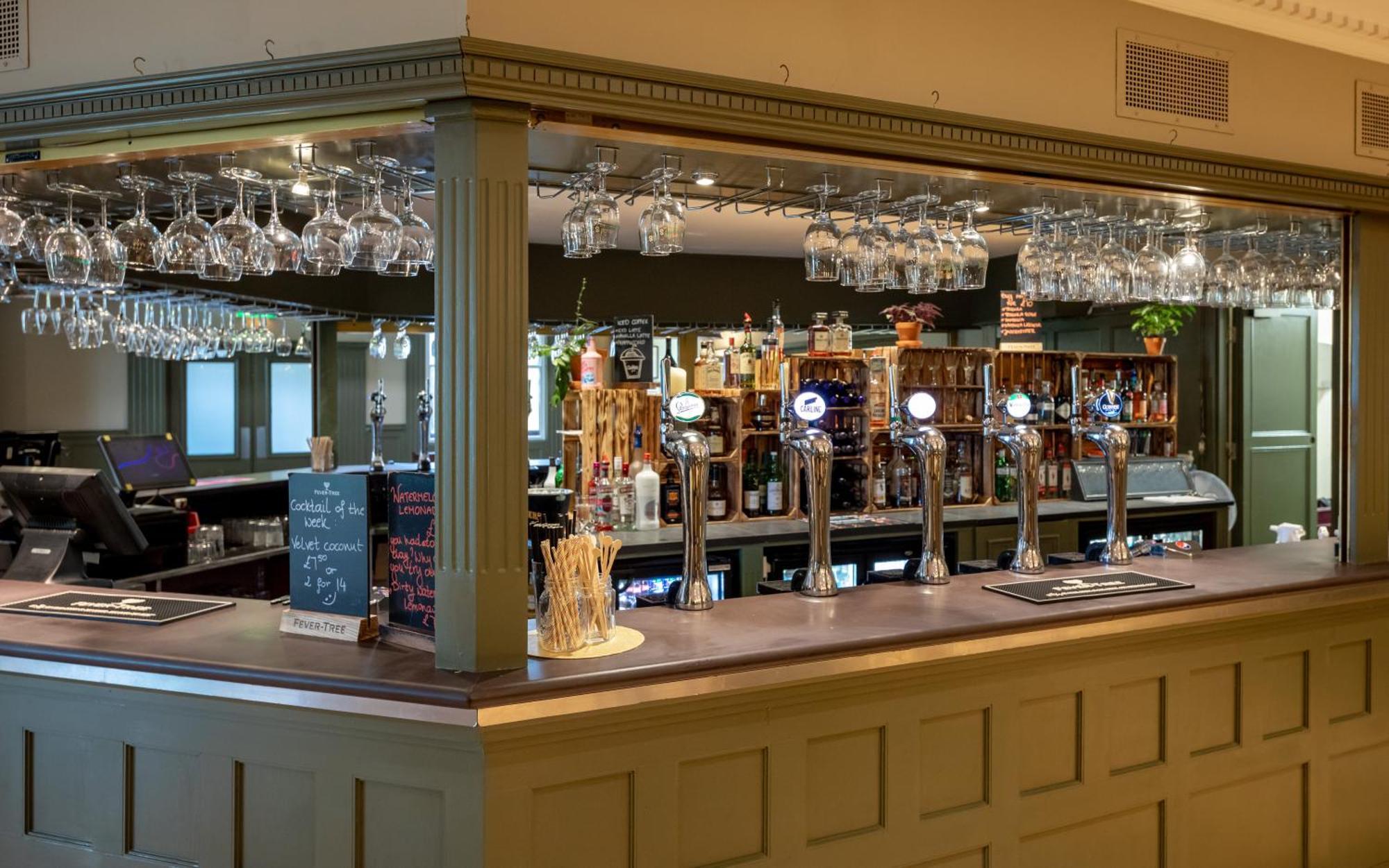 Celtic Royal & Hotel 3*