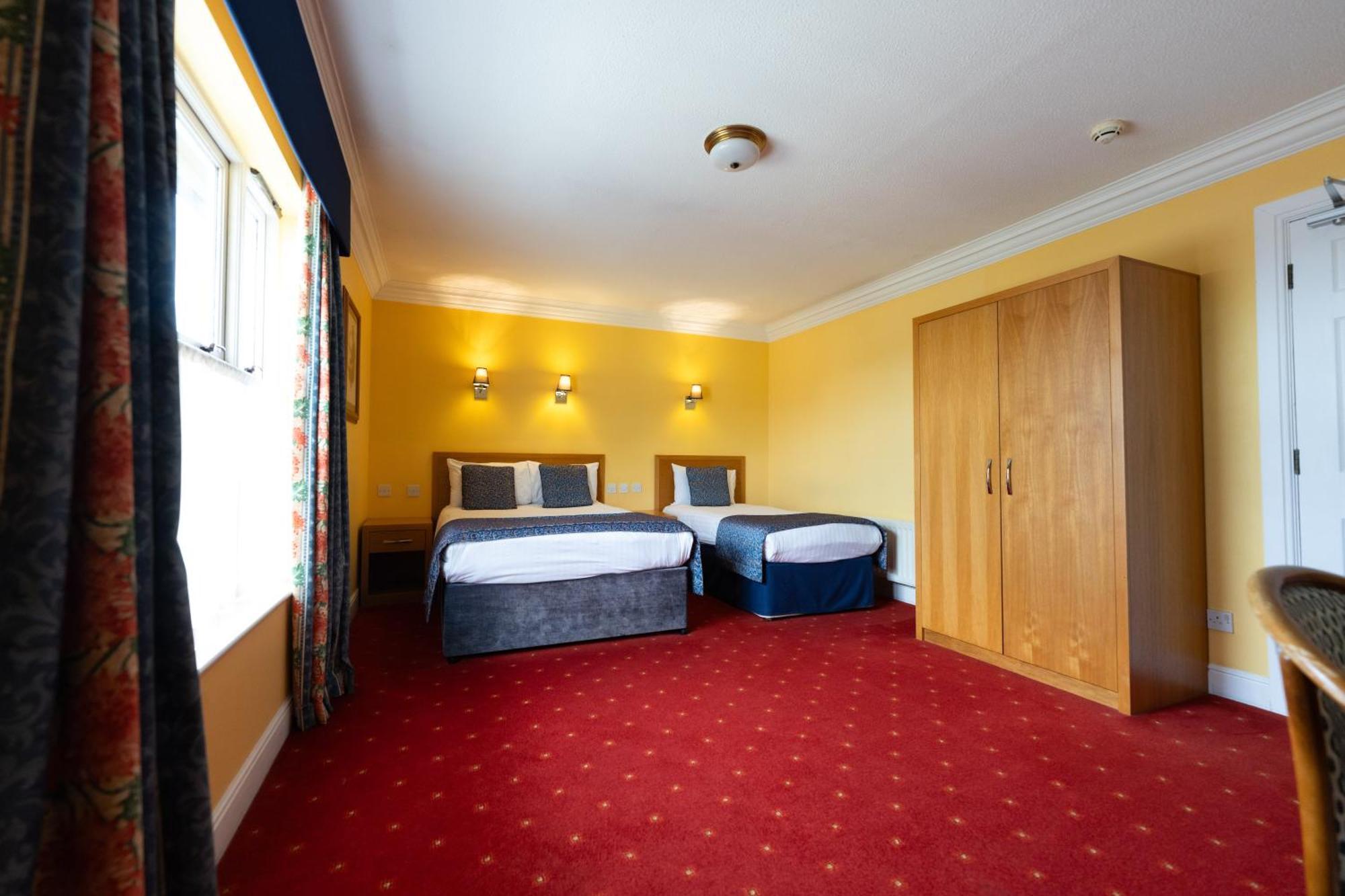 Celtic Royal & 3* Caernarfon